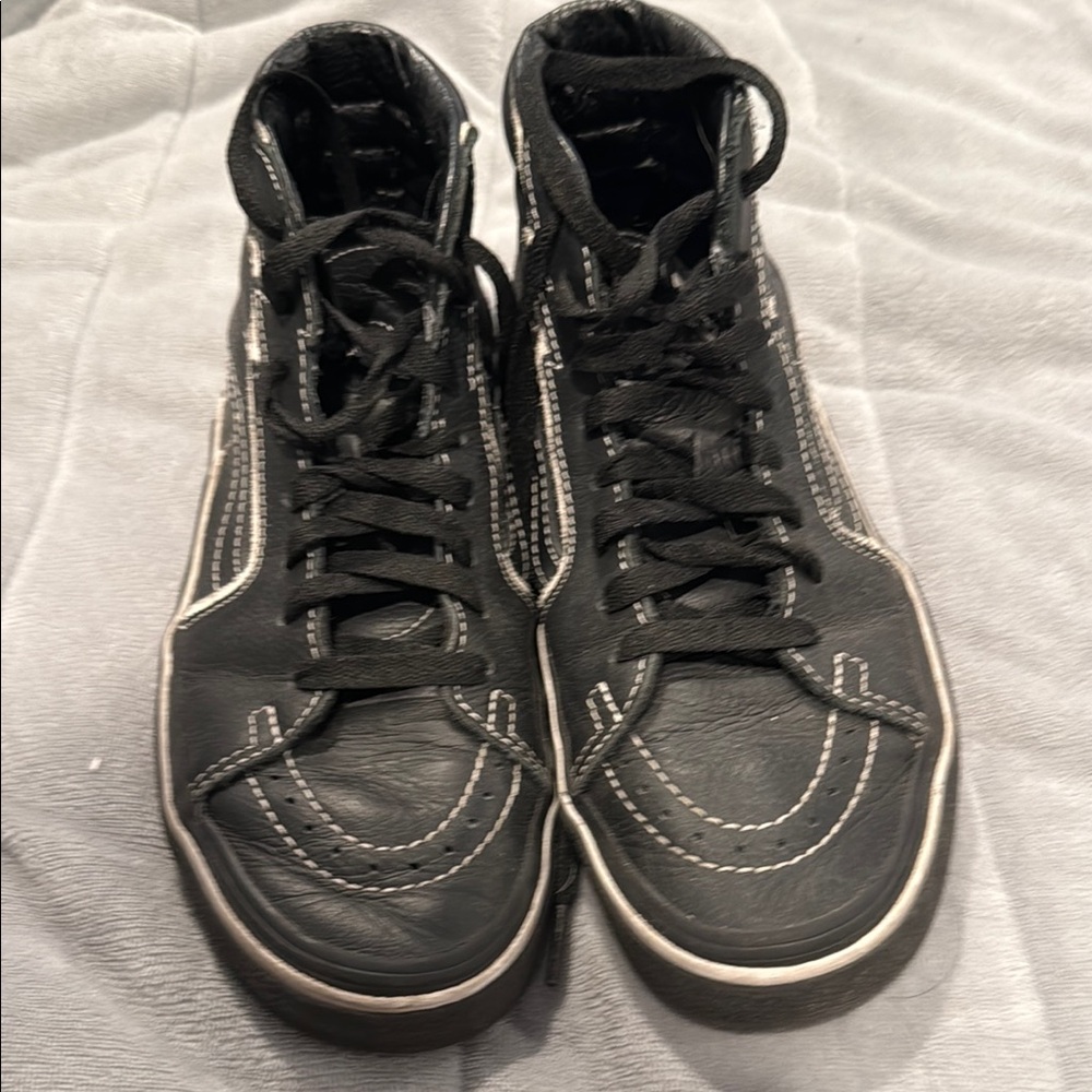 Vans Black High-Top Sneakers Timeless Design